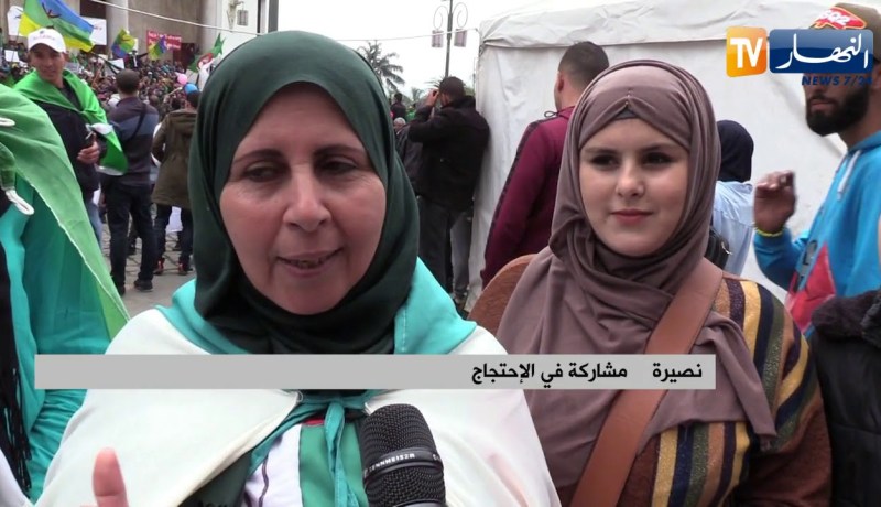حراك شعبي: تقديم الخبز والحلويات مجانا للمتظاهرين كنوع من الإحتجاج