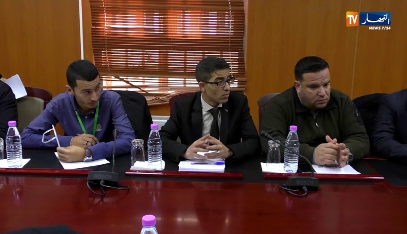 كهول بين سن 40 و 50 سنة على رأس تنظيمات طلابية..والوزارة مطالبة بالتدخل