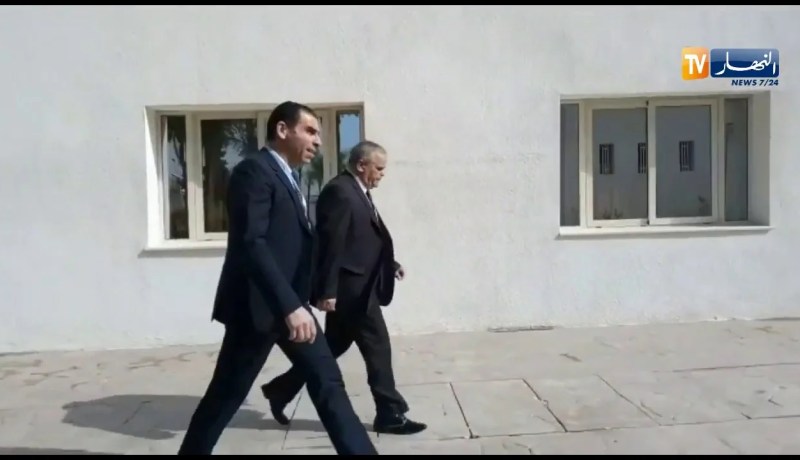 وصول رئيس “الفاف” زطشي إلى مركز سيدي موسى التقني