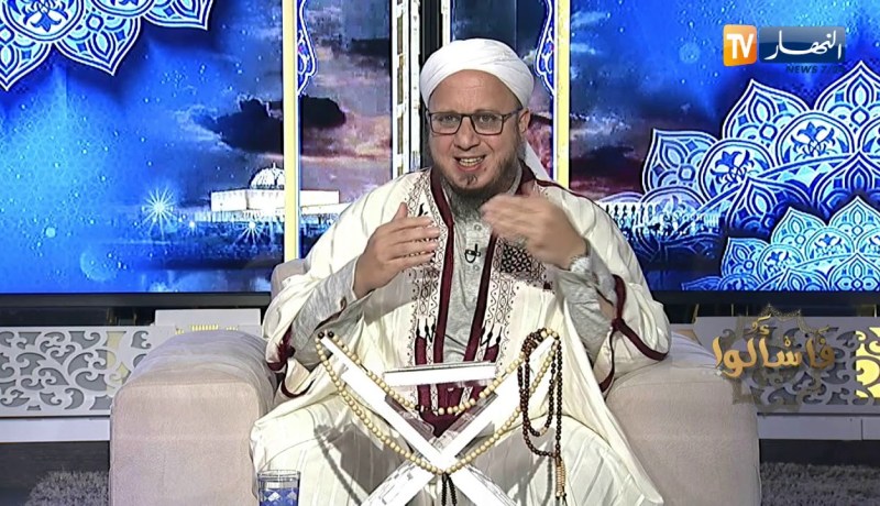 فاسألوا : أنا فتاة مقبلة على الزواج والدي مشلول هل أستطيع توكيل عمي في العقد ؟