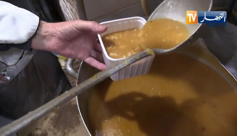 مجتمع: مطاعم الوجبات الساخنة .. وجهة المواطنين خلال فصل الشتاء