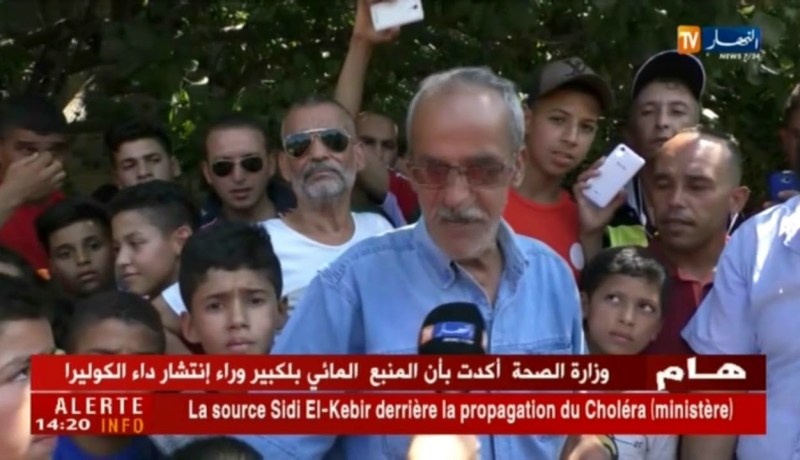 آراء سكان بلدية “أحمر العين” حول عملية ردم منبع “سيدي بلكبير”