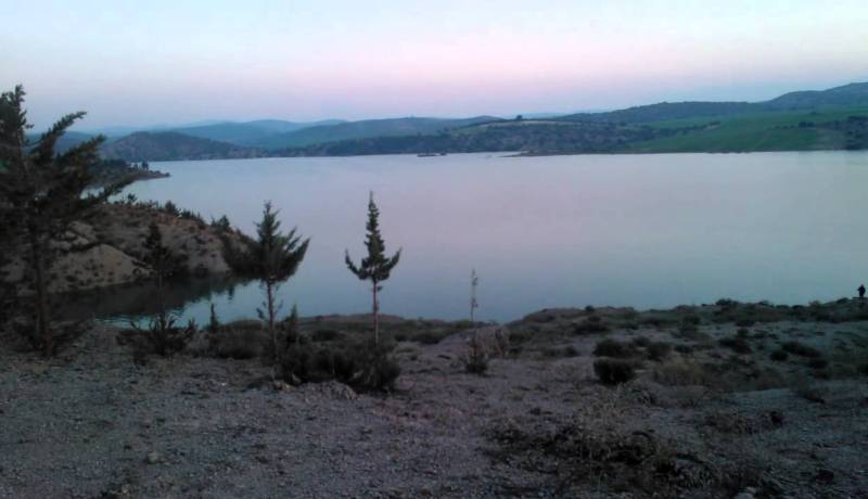 البويرة.. إنتشال جثة شاب غرق في السد لكحل بعين بسام