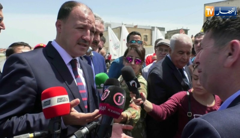 حطاب:”خلاص وقت الرياضيين لي نديرولهم فيزا باش يهربولنا “