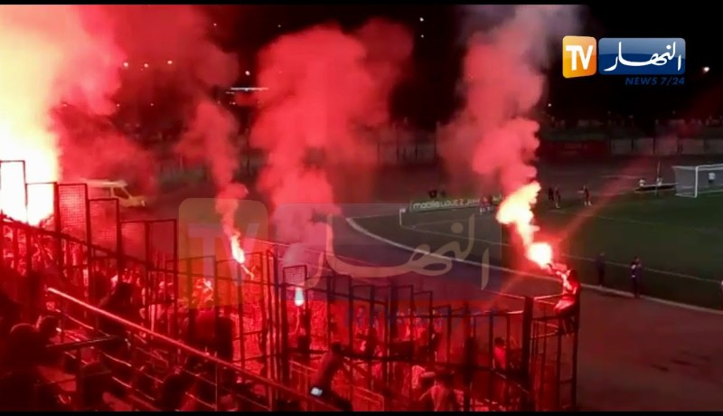 أنصار شبيبة بجاية يصنعون الفرجة في المدرجات