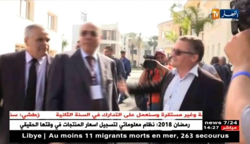 رئيس الفاف السابق محمد روراوة يسجل حضوره بأشغال الجمعية العامة