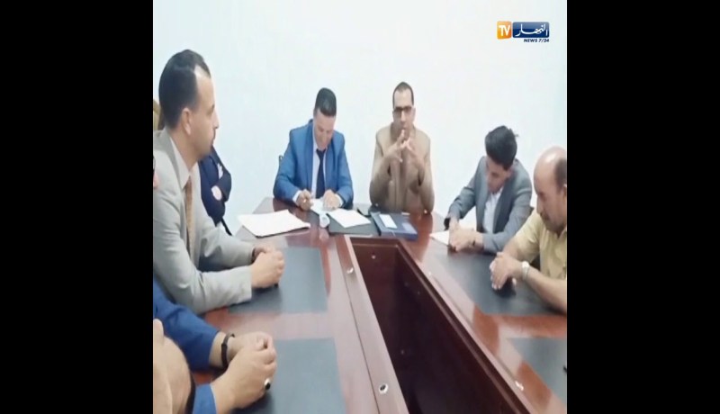 “عادل بورقازن” عضو السلطة المستقلة للإنتخابات في تنصيب المندوب الولائي “السيد بن جديد” بالنعامة