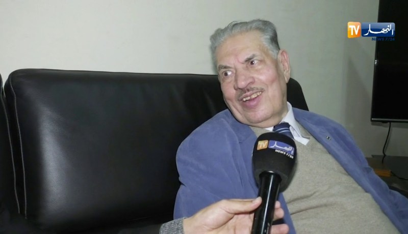 سياسة/ بوشارب يشرع في مشاورات ماراطونية مع الحرس القديم للأفلان