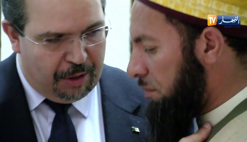 شؤون دينية/ “محمد عيسى”..مطلب زيادة الأجور لا يناقش!!