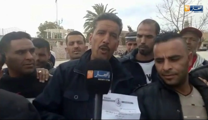 سيدي بلعباس : احتجاج مستفيدي دعم اونساج  كناك وانجام بعد تلقيهم اندارت تسديد الديون