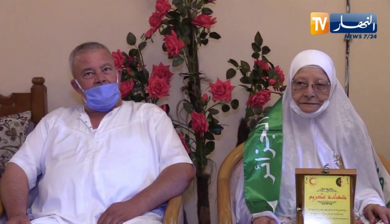 ام البواقي: شباب متطوعون يجدون التواصل بين ارامل الشهداء وجيل الإستقلال