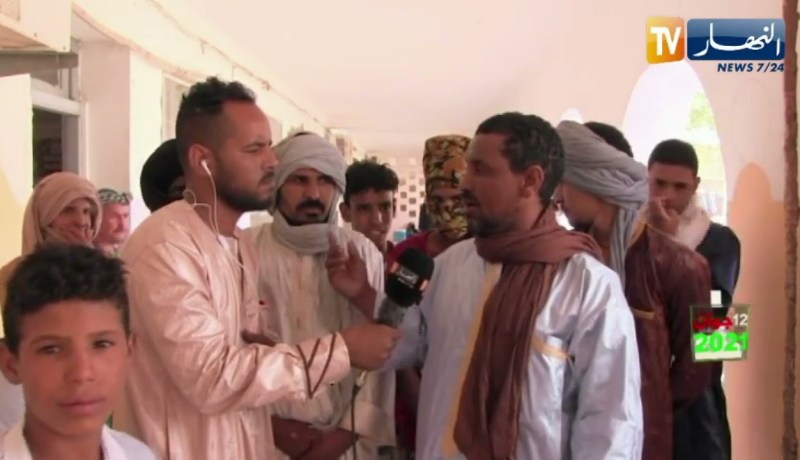 رغم إرتفاع درجات الحرارة.. إقبال كثيف على صناديق الإقتراع بأدرار