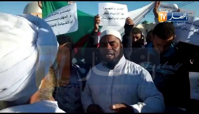 أحفاد حمة لخضر ينتفضون بمسيرة ضد الأفات الإجتماعية  “بالوادي”