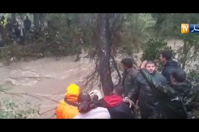 شاهد..لحظة العثور على الشاب المفقود الذي جرفه وادي بوبهير في تيزي وزو