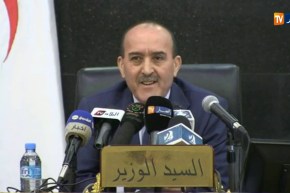 وزير الداخلية: “توزيع السكنات يجب أن يتم بالعدل”