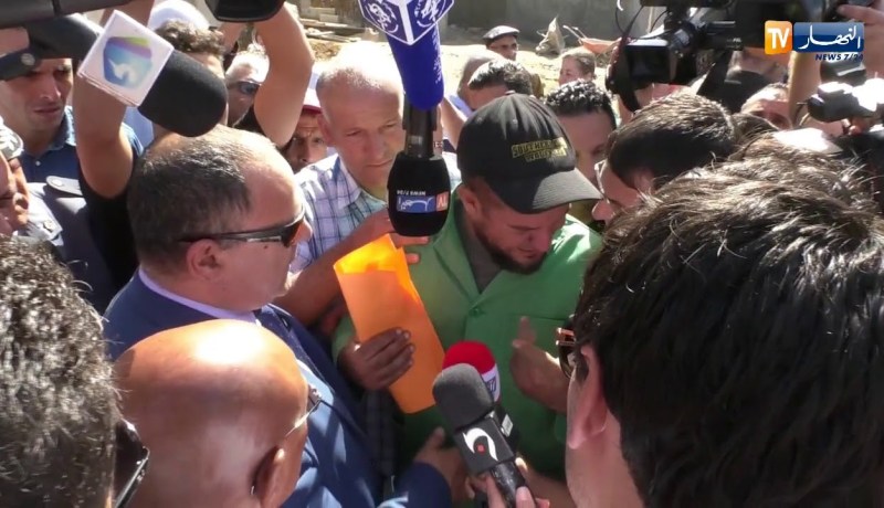 مواطن يبكي بحرقة ويطالب زوخ بالتكفل بحالته