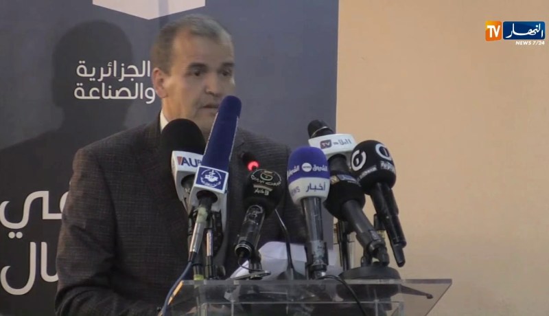 وزير التجارة: “نحن مستعدون لإيصال جميع منتجاتنا إلى نقطة الحدود الجزائرية الليبية”