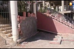 سكان قرية ايت سعيد بتيزي وزو يبنون جدارا إسمنتيا ببلدية ميزارنة إحتجاجا على مسؤوليها