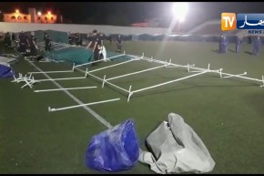 وضع الخيم  بالملعب البلدي لبلدية ميلة لفائدة العائلات للمبيت بسبب الزلزال