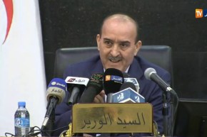 وزير الداخلية: “مبالغ مالية معتبرة وزعت على كافة التراب الوطني للتكفل بمشاكل المواطنين”