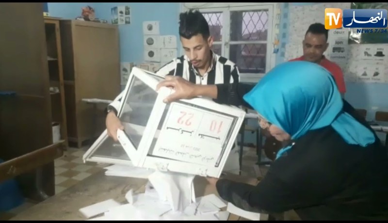 بداية فرز أصوات الناخبين في بشار