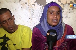جزائريون: قصة وفاء لزوجته المريضة رغم شدة الفقر والعوز