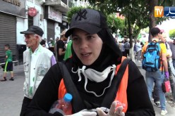 مجتمع: للجمعة 16 تواصل تقديم الإسعافات .. “فلة” الوجه الآخر للحراك الشعبي
