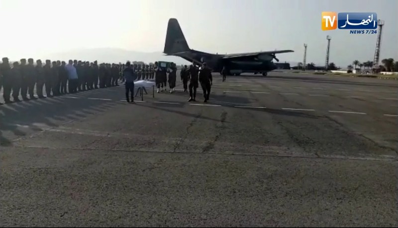 وصول جثمان الشهيد العريف الأول عبد الله مقيدش من ولاية الطارف