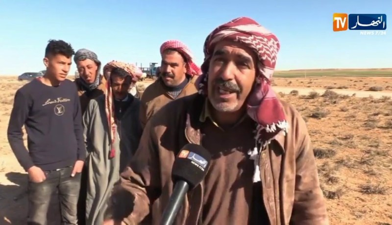 تيارت/ سكان منطقة الثماد يحتجون ويوقفون مشروع تزويد الكهرباء للمستثمرين