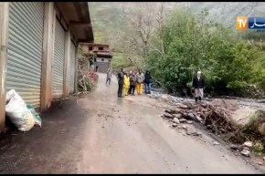 بجاية/ سيول الأمطار الطوفانية تغمر منازل المواطنين و تحولهم الى منكوبين بقرية كفريدة