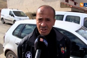 الشلف/ مواطنو بلدية التنس بحاولون تقديم إنشغالاتهم لوزير السكن