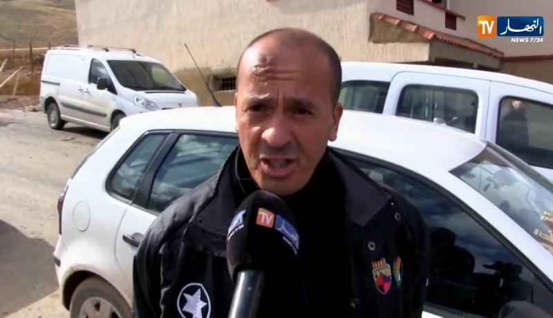 الشلف/ مواطنو بلدية التنس بحاولون تقديم إنشغالاتهم لوزير السكن