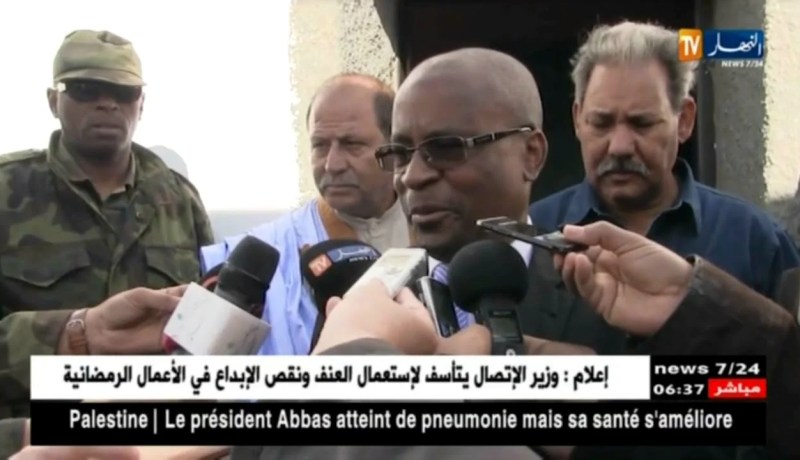 الرئيس الصحراوي يستلم أوراق إعتماد السفير الزيمبابوي ببلدة تفاريتي المحررة