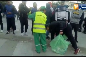 تضامن كبير بين الشباب المتظاهر مع أعوان النظافة
