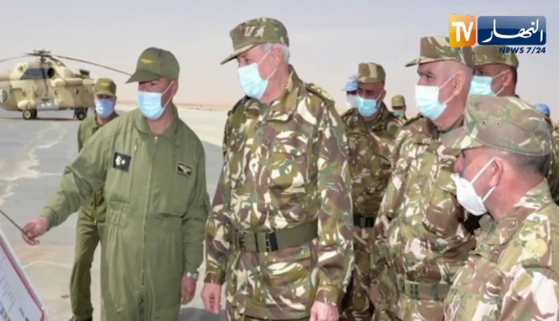 اللواء محمود لعرابة قائد القوات الجوية في زيارة عمل وتفتيش إلى ن. ع. 6 بتمنراست