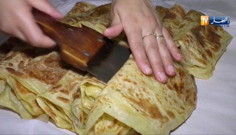 مجتمع: محلات العجائن التقليدية.. لمسة النساء تصنع الإستثناء في رمضان