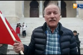 مسجد كتشاوة: وصول رعايا اتراك لاستقبال زوجة اردوغان و الوفد المرافق لها