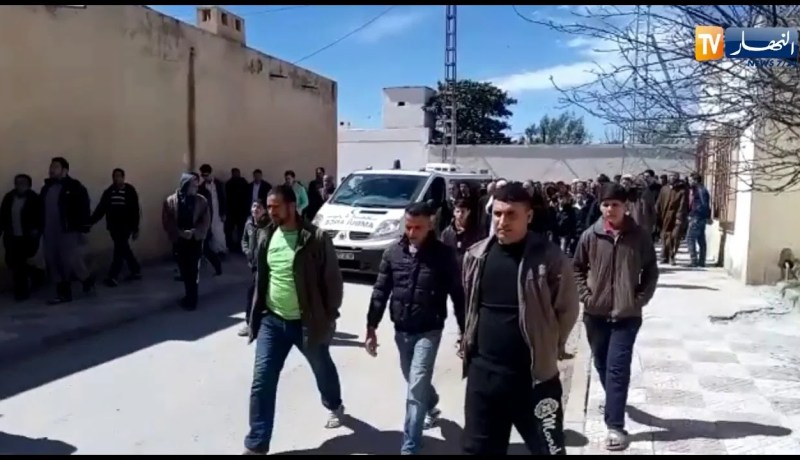 تشييع جنازة الشرطي المقتول من طرف مسبوق بخنشلة