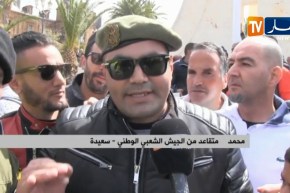 سعيدة: التنسيقية الوطنية لمتقاعدي الجيش في وقفة سلمية لمساندة الحراك و الجيش