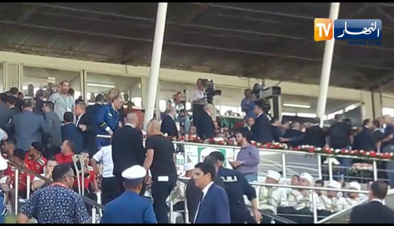 عودة الرسميين إلى المنصة الشرفية على وقع غضب الأنصار