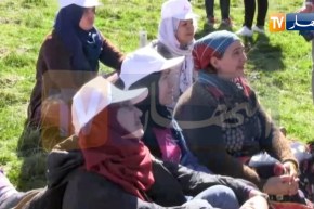 مشاركة 400 إمراة في جولة جبلية إلي الشريعة بآث زيكي لمكافحة سرطان الثدي