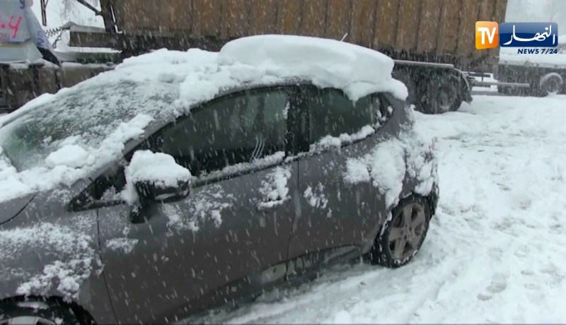 طقس: إستمرار العواصف الثلجية بشرق البلاد إلى غاية فجر اليوم الثلاثاء