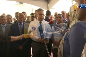 وزير السكن يوبخ مسؤولة “من عينيك عرفتك ما راكيش واثقة من نفسك”