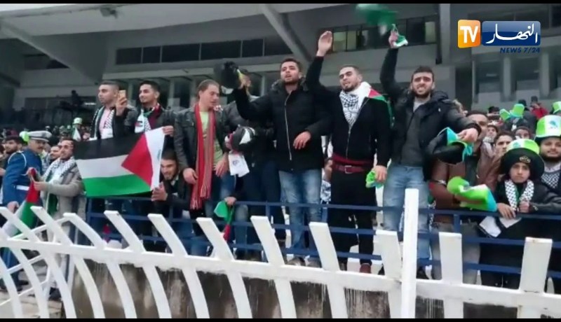 بالفيديو.. جماهير “الفدائي” حاضرة بقوة في ملعب 5 جويلية