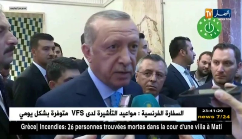 “أردوغان” يدافع عن أوزيل ويتهم الألمانيين بالعنصرية