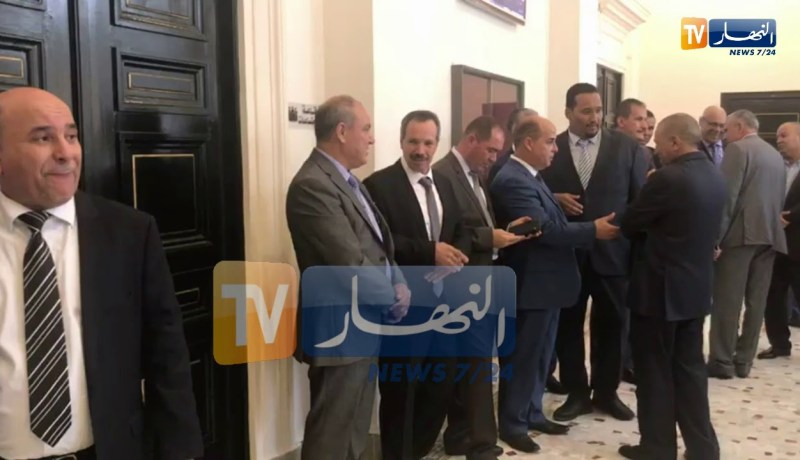 أعضاء مجلس الأمة يقاطعون الجلسة الإفتتاحية تضامنا مع سيناتور تيبازة