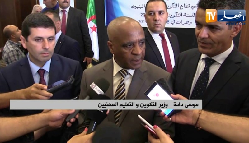 وهران: وزير التكوين و التعليم المهنيين في زيارة عمل و تفقد لقطاعه