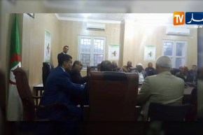 المغير/ والي الوادي يلتقي بأعيان المنطقة لطرح أهم إنشغالات ومطالب السكان