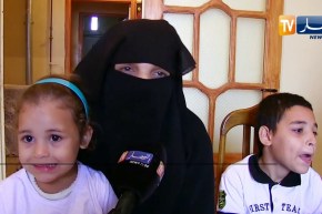 جيجل: إمام مسجد عاجز عن علاج إبنه المصاب بشلل كلي بسيدي عبد العزيز