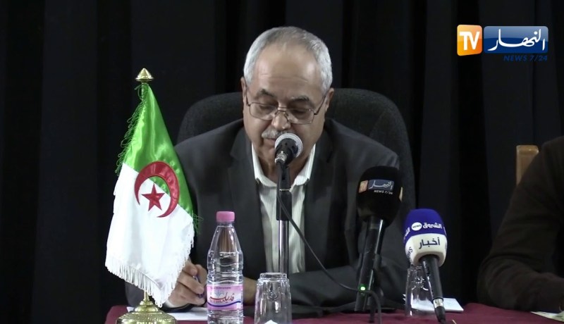 أحمد بن بيتور: للإنتقال لجمهورية جديدة سيتطلب على الأقل 8 سنوات